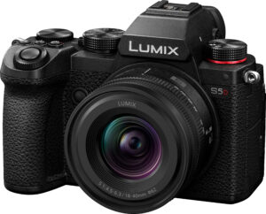 Panasonic Lumix S5D Kamera - 18-40mm, f/4.5-6.3